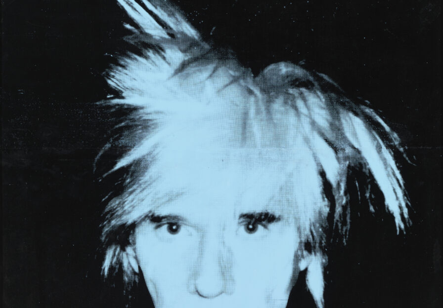 Gedrucktes Bild von Andy Warhol in schwarz und silber