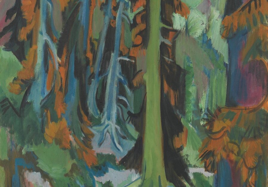 Ein grüner Weg führt in einen kargen, ungewöhnlich in Grün, Blau und Orange gestalteten Hochgebirgswald.