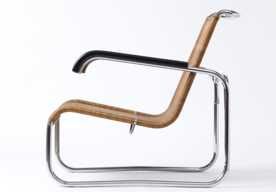 Freischwinger Armlehnsessel B35 aus Stahlrohr von Marcel Breuer.