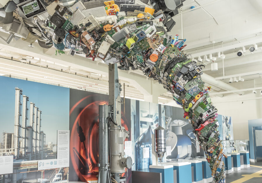Schrottornado im Museum