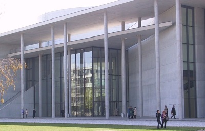 Die Pinakothek der Moderne beherbergt vier Museen zu Kunst, Design, Architektur und Graphik.